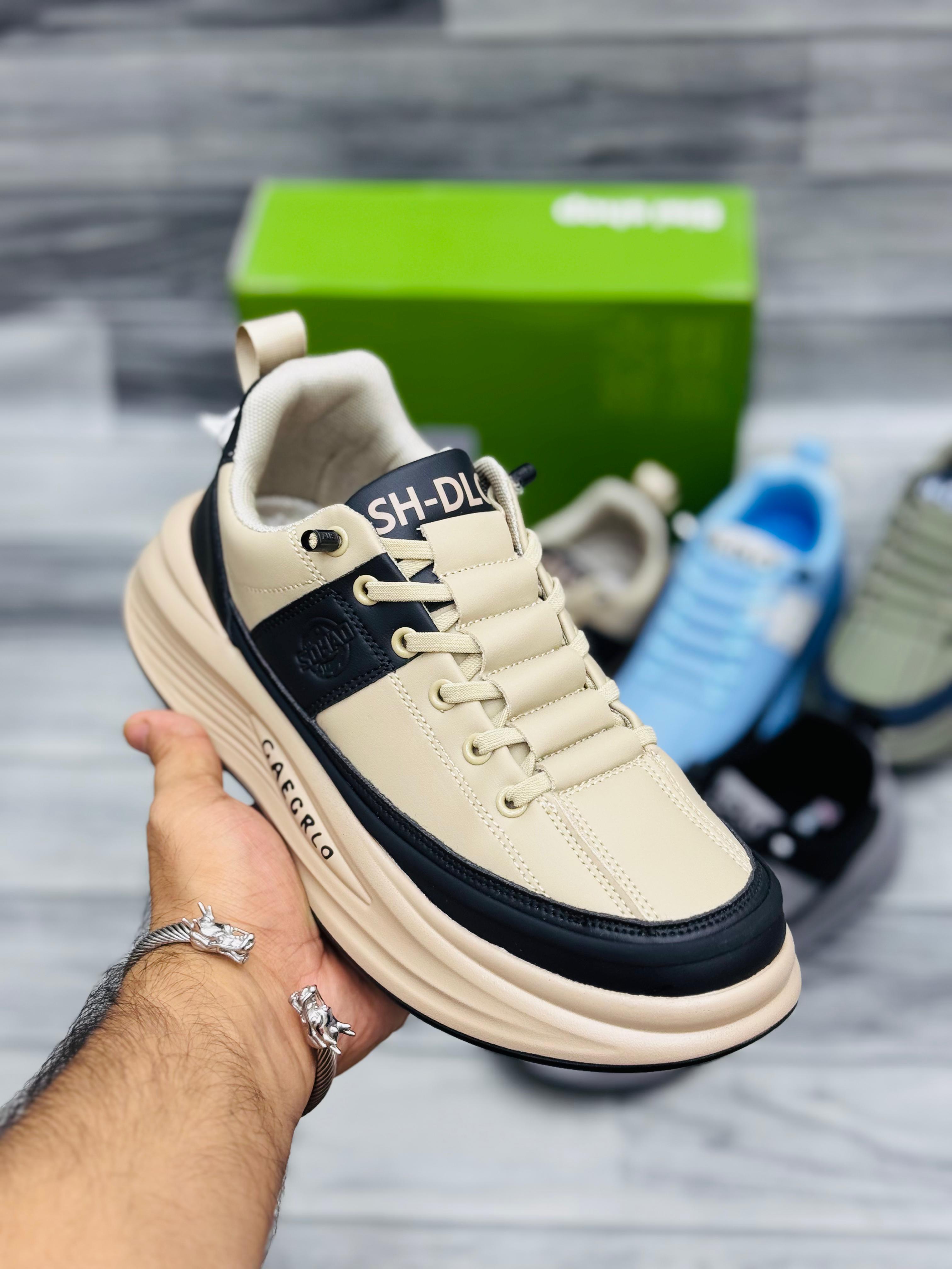 Move Sneakers