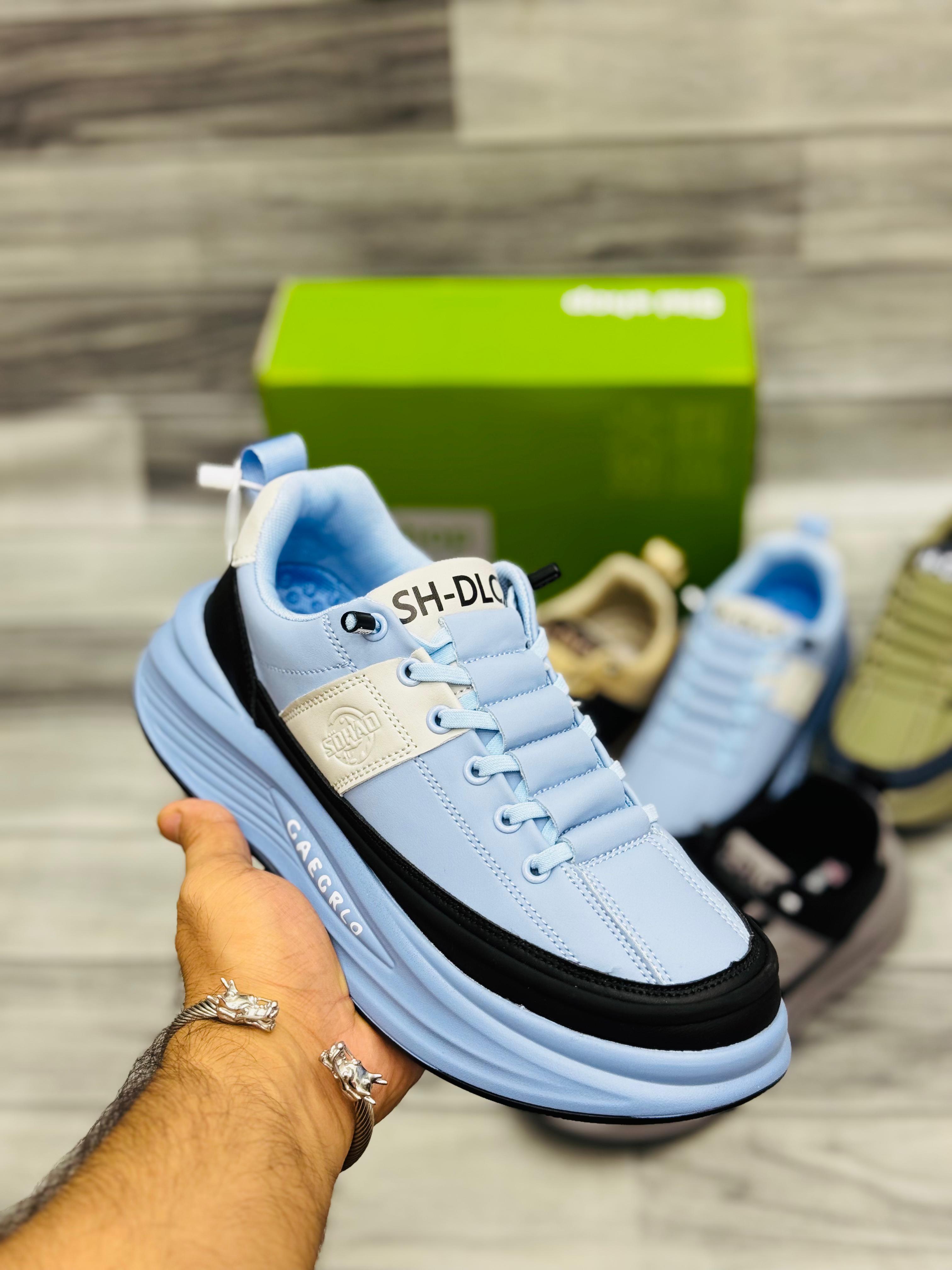 Move Sneakers