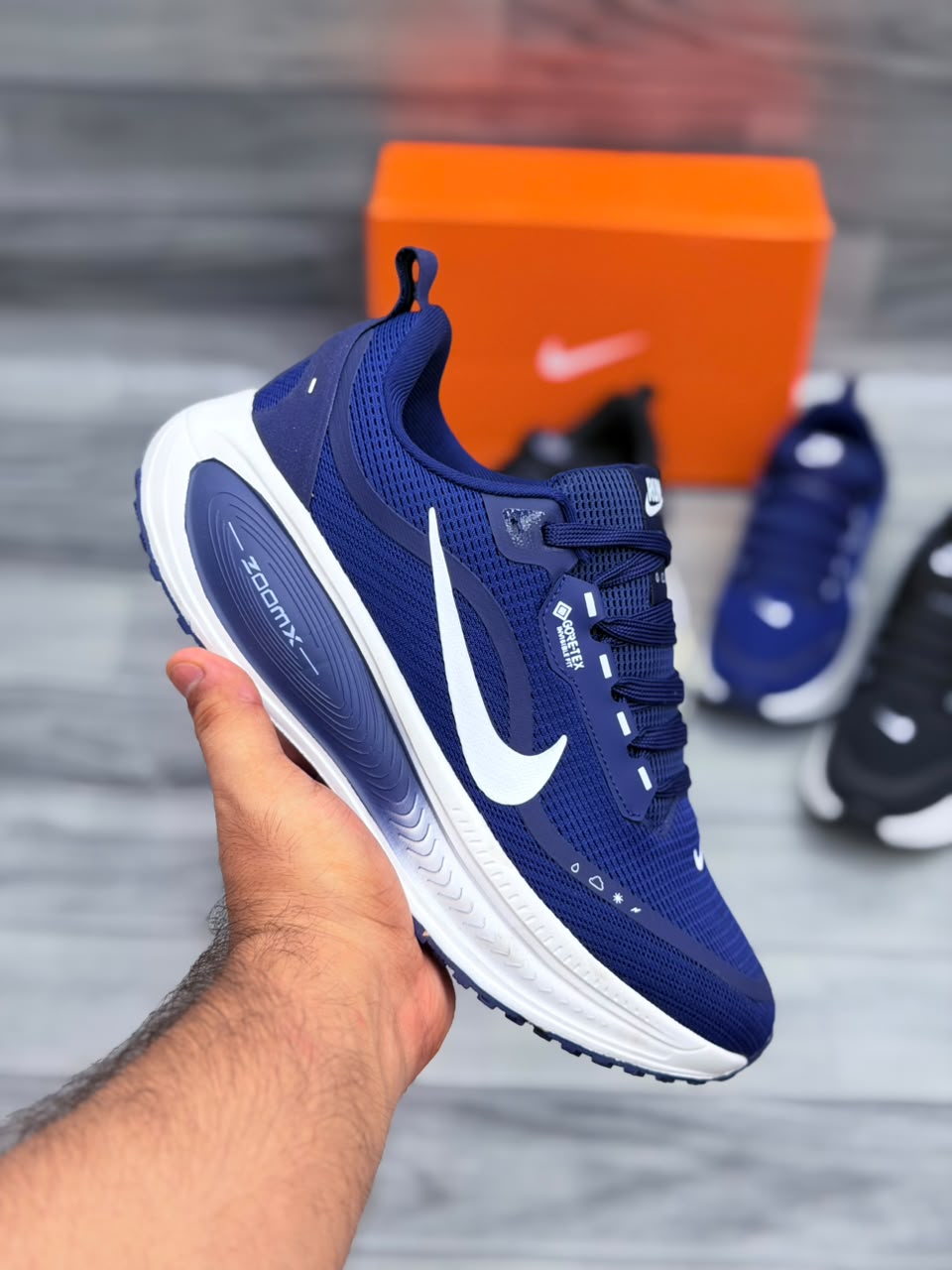 NK Running Vomero 18