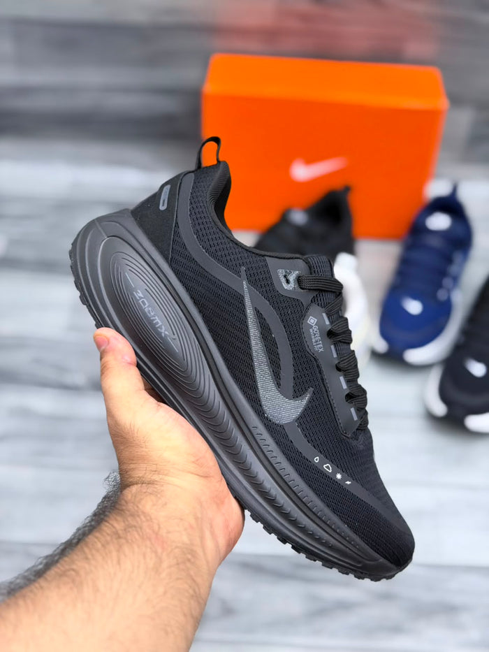 NK Running Vomero 18
