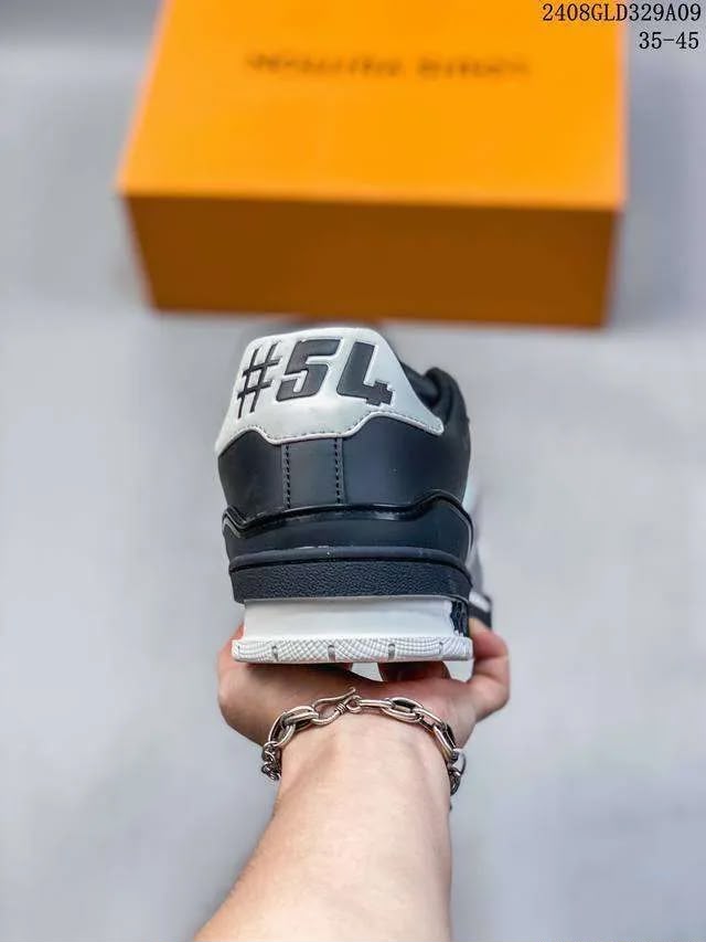 LOUIS V LV TRAINER