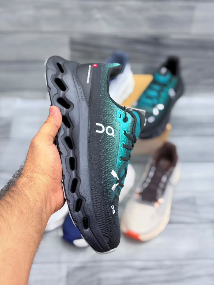 ON CLD TILT RUNNING SHOES B