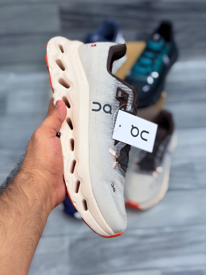 ON CLD TILT RUNNING SHOES WB