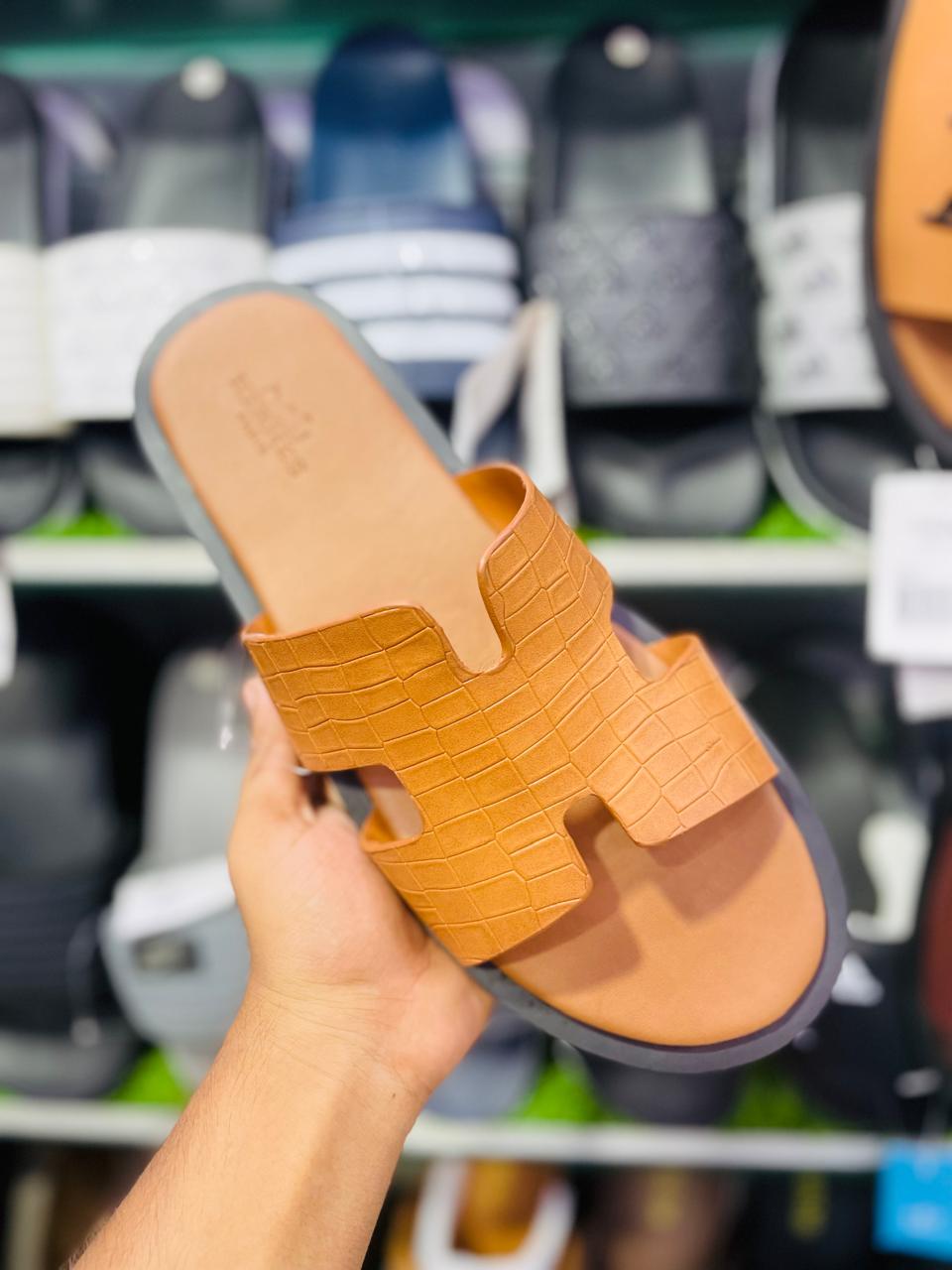 Sandals /Slides